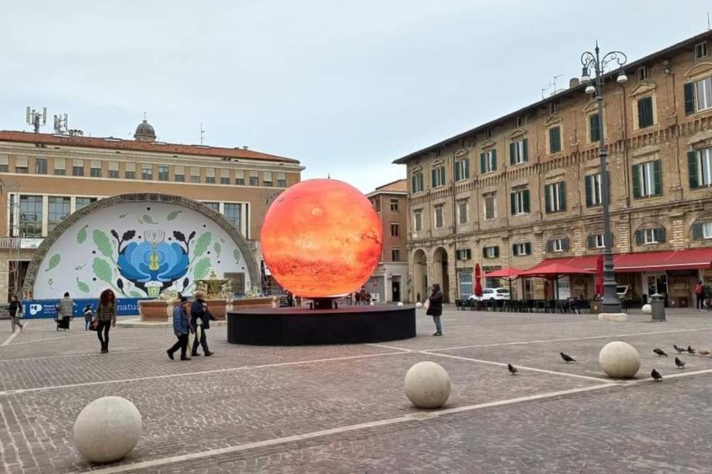 Il Nido Di Silvia A Due Passi Dal Teatro Rossini Apartment Pesaro Exterior foto