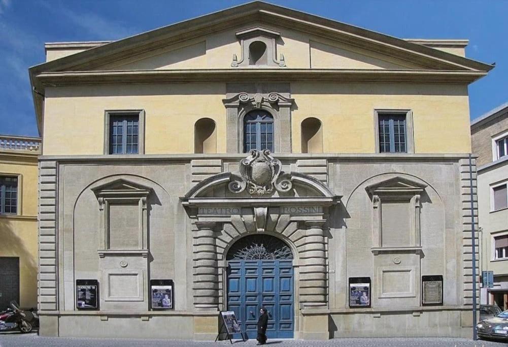 Il Nido Di Silvia A Due Passi Dal Teatro Rossini Apartment Pesaro Exterior foto